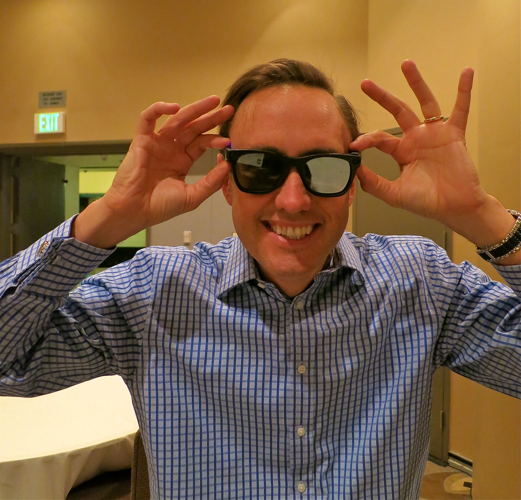 Augmented reality headset and mixed reality visualization